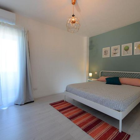 דירות אולביה Lyceum Flat מראה חיצוני תמונה