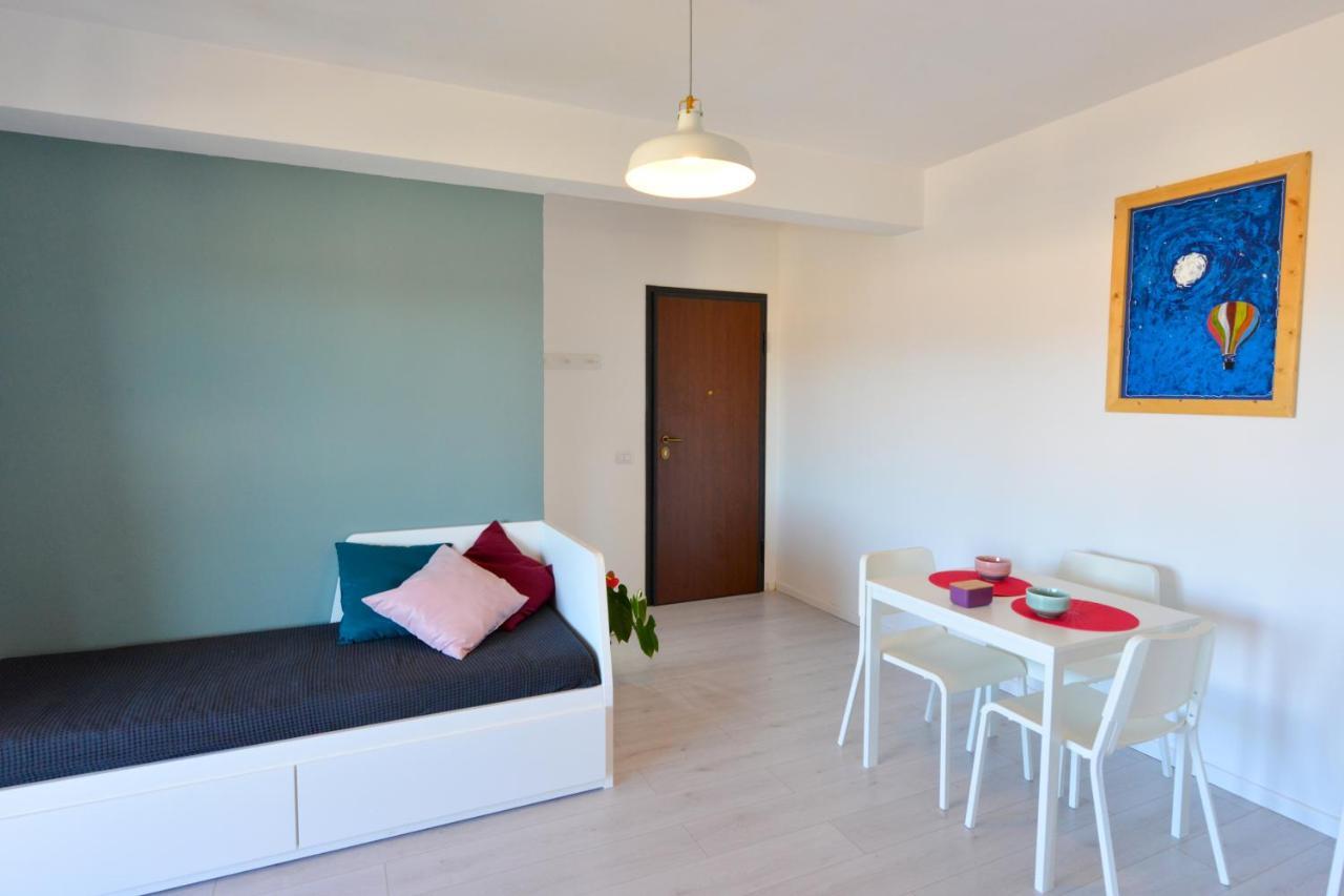 דירות אולביה Lyceum Flat מראה חיצוני תמונה
